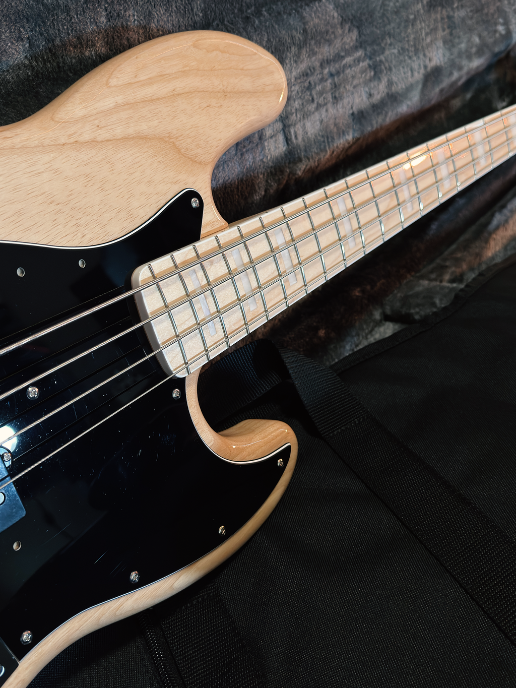 2025 Fender Made in Japan Traditional II 70s Jazz Bass 8.5 lbs - Natural